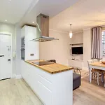 72 Hatherley Court